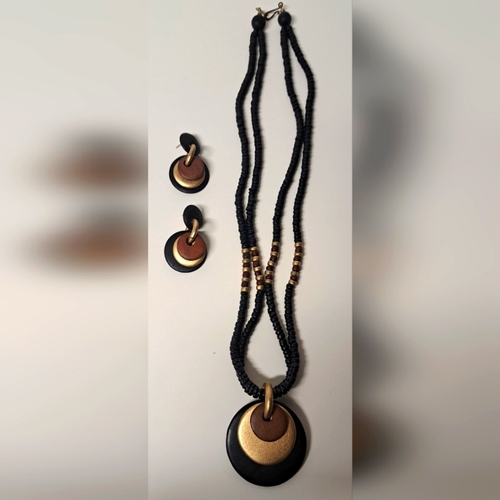 Elegant Black and Gold Necklace Set Lightweight Layered Wood Beaded